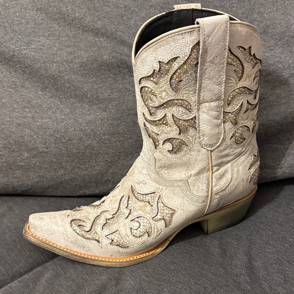 J.B. Dillon Shoes - J.B. Dillon Cream Embroidered Heeled Boots